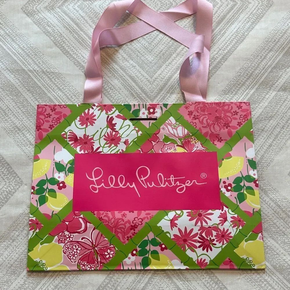 Lilly Pulitzer Vibrant Floral Shopping Bag with Pink and Green Accents